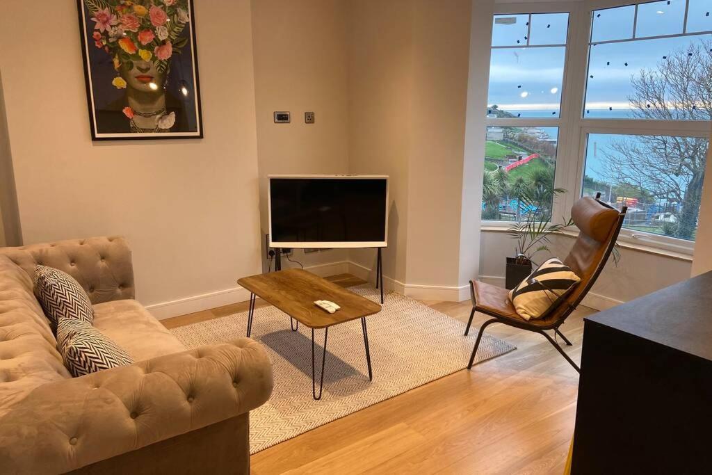 Spacious 1 Bedroom Apartment With Sea Views New Quay Buitenkant foto