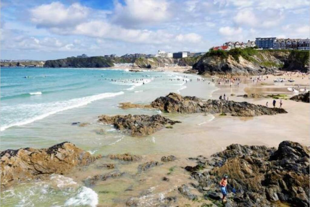 Spacious 1 Bedroom Apartment With Sea Views New Quay Buitenkant foto